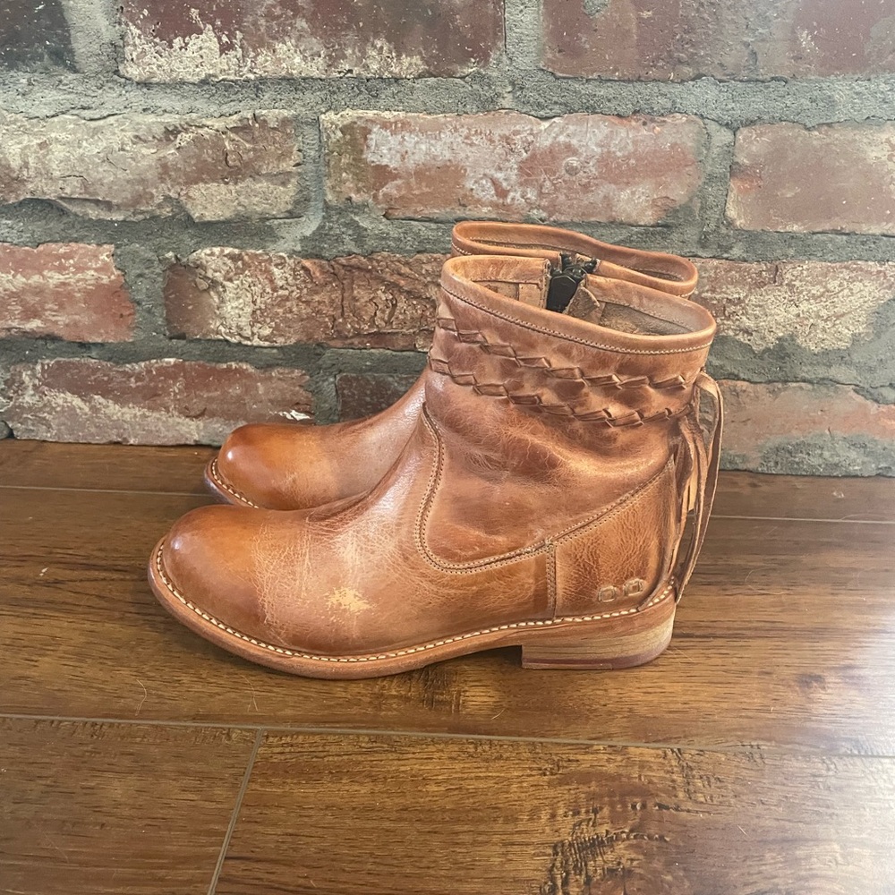 BED|STU size 7 fits like 6
